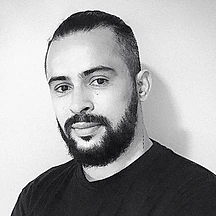 Foto de Hilfran Jr., em preto e branco